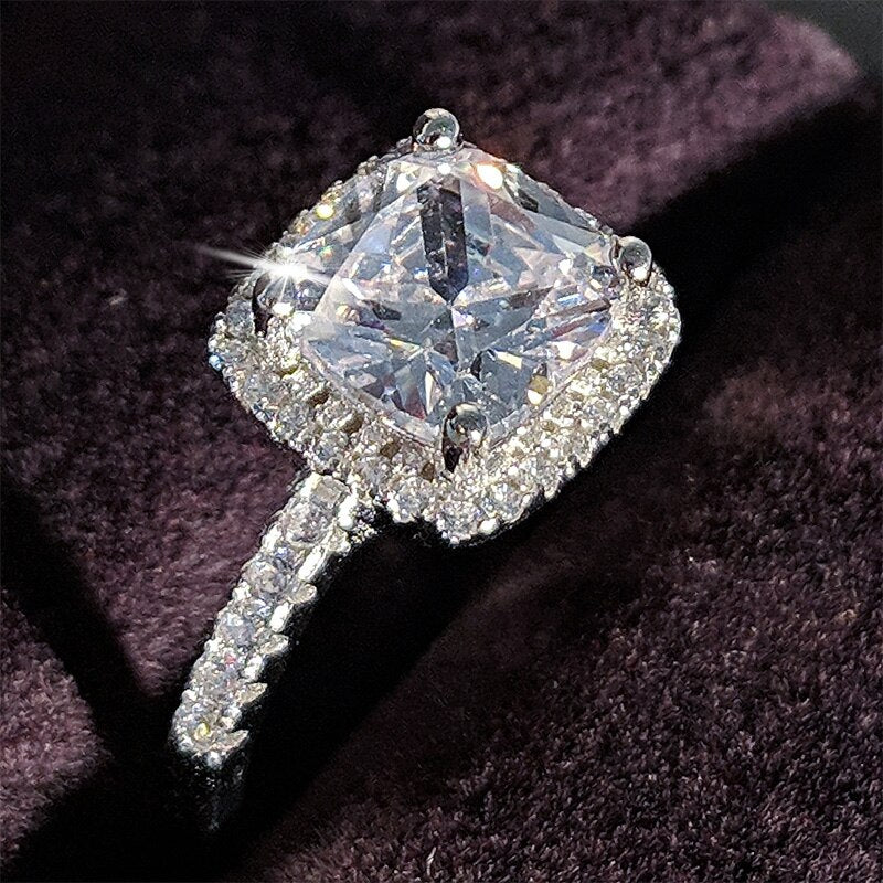Classic diamond ring