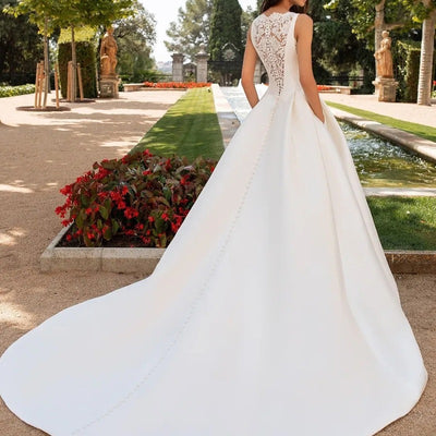 French Retro Lace Advanced Texture Satin Slim Bridal Simple Elegant Trailing Wedding Dress