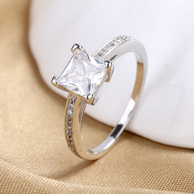 Simple Fashion Four-claw High Simulation Diamond Ring For Women