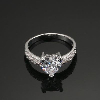 하트 모양의 지르콘 반지 화이트 골드 도금 하트 모양의 다이아몬드 반지